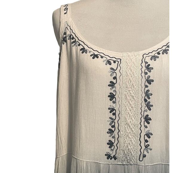 Raya Sun Ombre Beachy Dress Womens Medium White Gray Black Embroidered Tiered - Picture 2 of 6